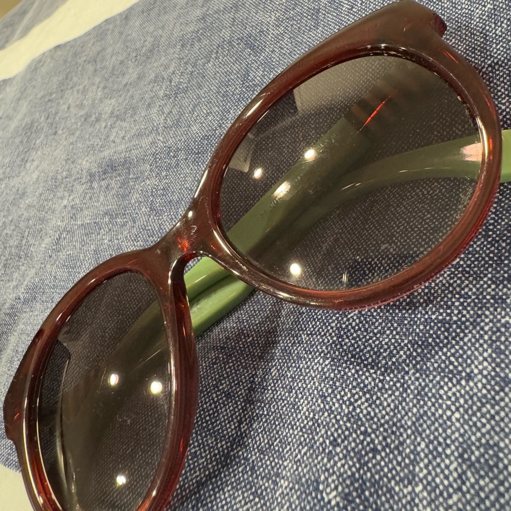 Fendi Stylish Brown Sunglasses - Picture 5 of 17